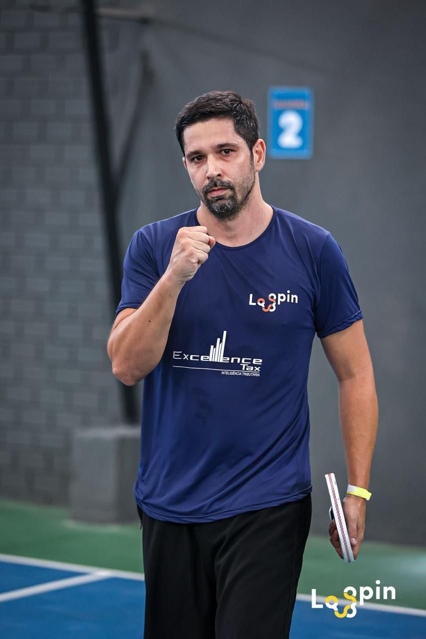 Retrato de Lucas Estivalet, professor de Pickleball